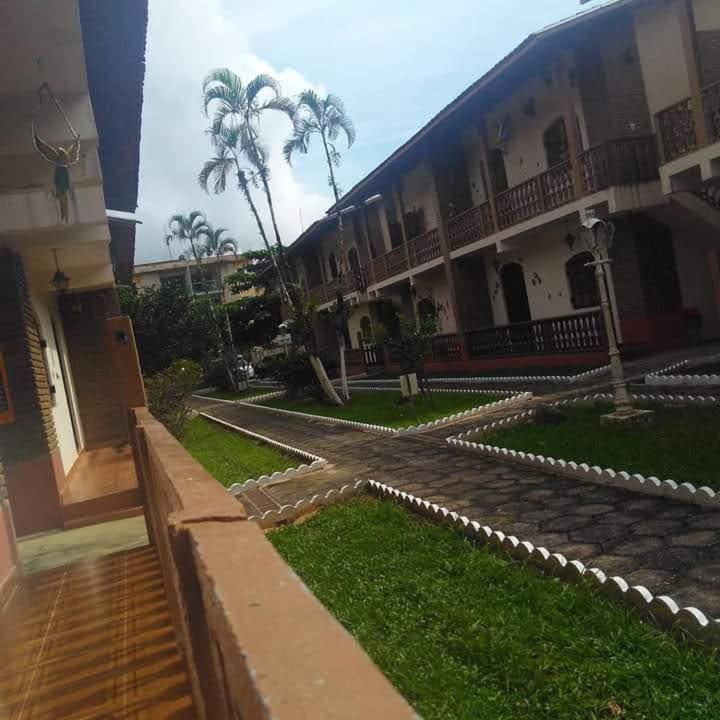 Casa Em *